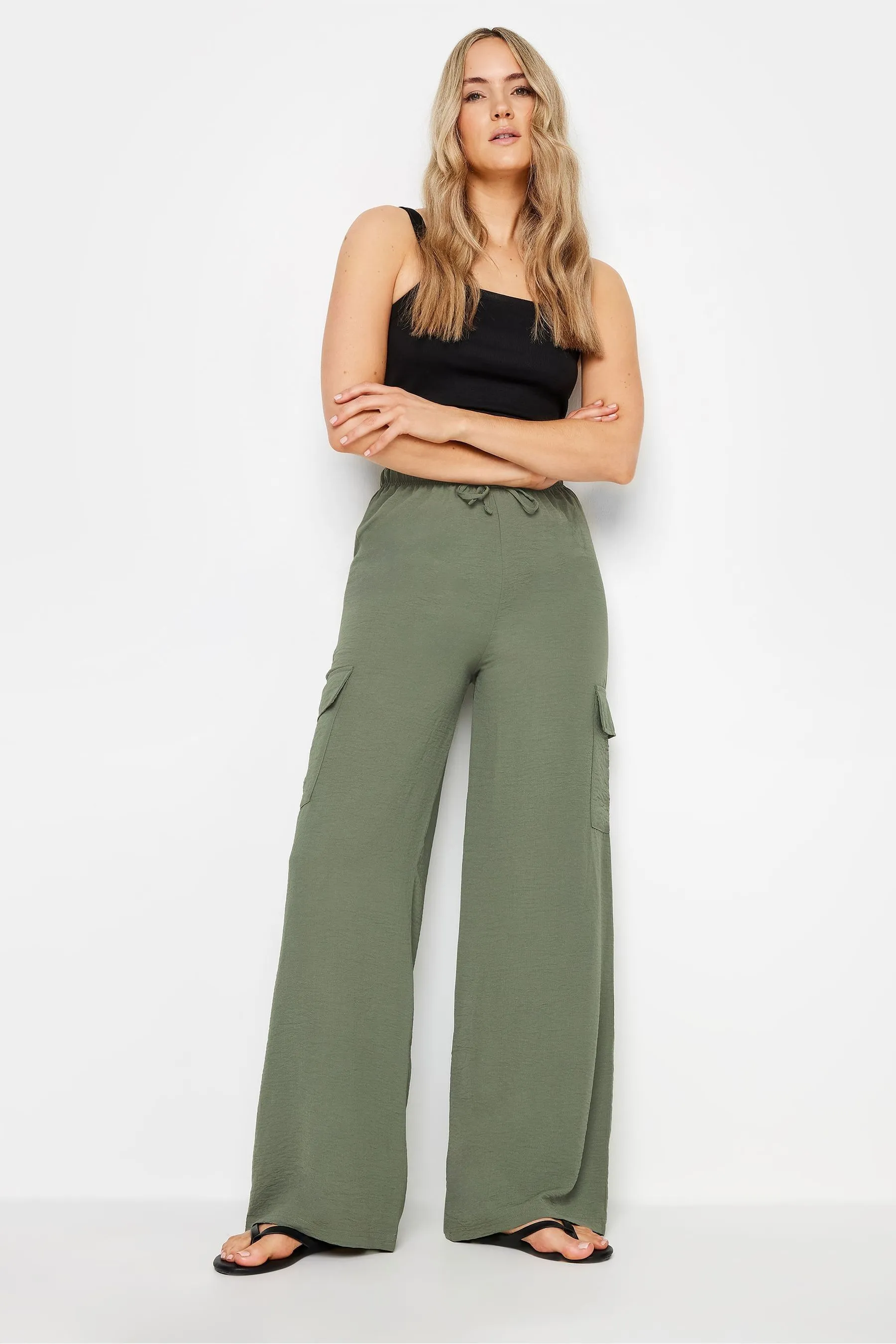 Long Tall Sally - Pantaloni cargo in crêpe con fondo ampio