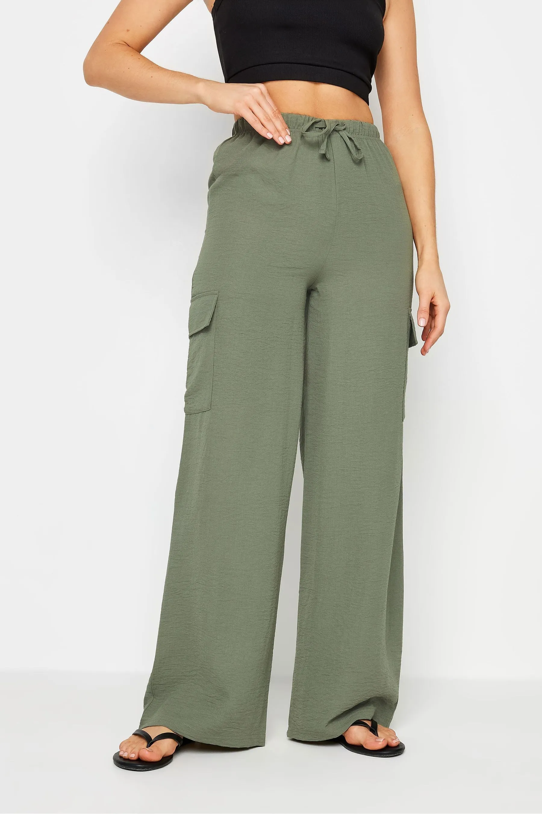 Long Tall Sally - Pantaloni cargo in crêpe con fondo ampio