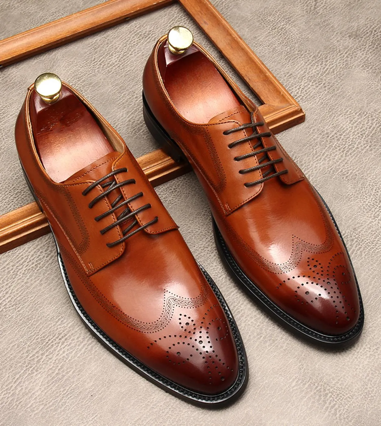 Scarpe eleganti da uomo in vera pelle Fashion Brogues Style Designer 2023 Scarpa sociale da matrimonio elegante fatta a mano ita